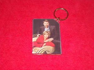 GUIDING LIGHT  Keychain  Reva & Josh - Picture 1 of 1