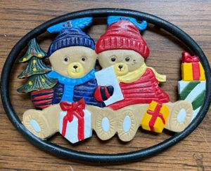 Vintage Gusseisen bemalt Weihnachten/Bären Untersetzer/Kochplatte oval. 8" x 6" - Bild 1 von 7