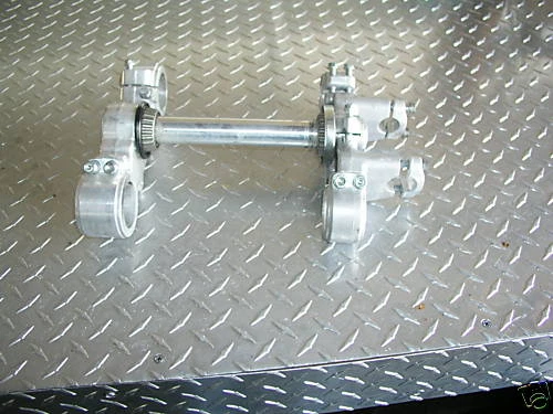 KTM 125 SX 1997 125SX 97 TRIPLE TREE STEERING STEM CROWN UPPER LOWER — 第 1/1 张图片