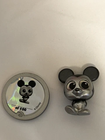 Disney Doorables Series 10 Limited edition Silver Mickey Mouse With Coin HTF Cover