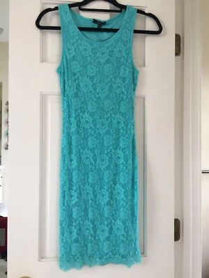 Vestido lápis elástico novo com etiquetas Soprano azul água verde azul-petróleo renda recortada nas costas pequeno P - Imagem 1 de 4
