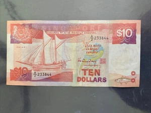 61869 Singapore Ten Dollar Bills Banknote $10 1988- Very Early Issue A/2 233844 - Picture 1 of 2