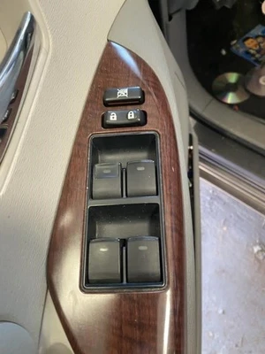 Interruptor de puerta delantera del conductor maestro del conductor se adapta a 13-16 VENZA 1865522 Foto 1 de 4