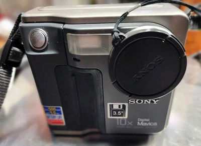 Sony Mavica MVC-FD7 Digital Camera - Steel Gray 10x Optical Zoom See Description - Image 1 of 4
