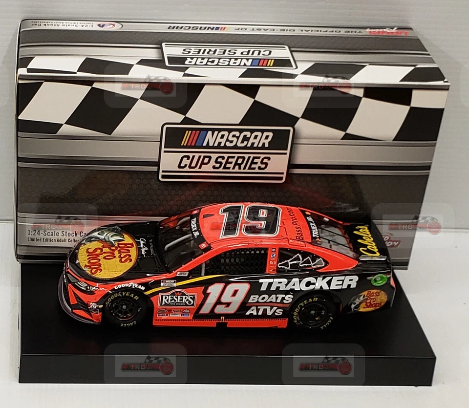 Martin Truex Jr 2021 Lionel #19 Bass Pro Shops Phoenix Raced Win Toyota 1/24