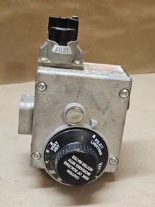 White-Rodgers Water Heater Natural Gas Valve 222-40251-01B 37C73U 715 - Picture 1 of 6