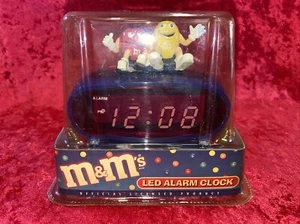 Vintage M&M’s ELECTRIC LED DIGITAL ALARM CLOCK SOFT RED & YELLOW M&M Snooze - Picture 1 of 8