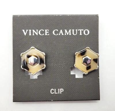 Pendientes de clip Vince Camuto imitación caparazón de tortuga hexagonal tono dorado con clase Foto 1 de 4