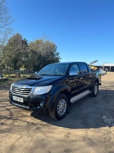 Toyota Hilux 2015 2.5D4D ICON Double Cab Pickup Tow Bar AC Bluetooth - Picture 1 of 8
