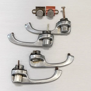 Kit de manija de puerta exterior Chevelle/Malibu 1970-72 GM OEM (4) + 2 cilindros de bloqueo - Imagen 1 de 23