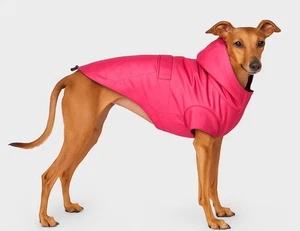 Impermeabile Canada Pooch Dog Cold Front con cappuccio - taglia 26 rosa caldo 55-65 libbre NUOVO - Foto 1 di 9