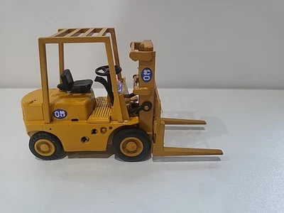 Chariot Elévateur OM DIM 30 - OLD CARS n°52 Echelle 1/50 - Photo 1/4