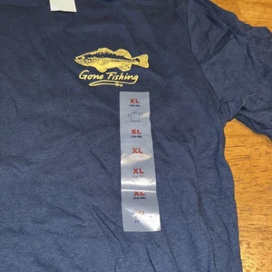 Old Navy Jugend T-Shirt XL 14-16 Gone Fishing Logo blau neu mit Etikett - Bild 1 von 10
