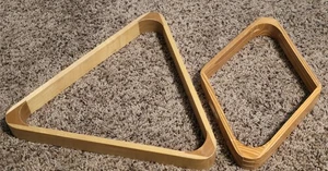 2 Billard Pool Holz Queue Kugelständer Dreieck Diamant  - Bild 1 von 3