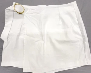 INC Skort Shorts 8 White Faux Wrap Gold Buckle Stretch Tennis Golf Athleisure - Picture 1 of 10