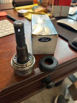 1981 1982 FORD F150 NOS UPPER BALL JOINT ASSY E0TZ-3049-B - Image 1 of 2
