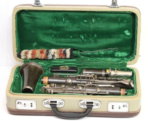 Vintage Bakelite High Quality France Clarinet in excellent condition - Picture 1 of 18