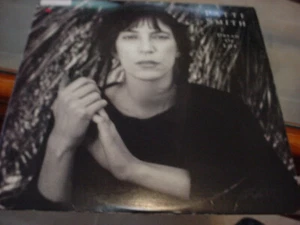 PATTI SMITH dream of life, nm lp ARISTA 1988, original inner sleeve - Picture 1 of 2