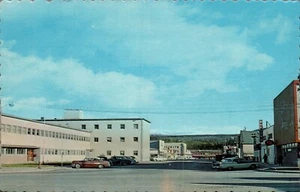 WHITEHORSE, Y.T. POSTCARD Main Street, Businesses, Hougen's, 50's Cars - Picture 1 of 2