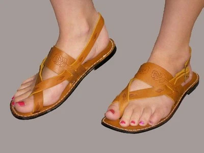 Sandalia Zapato Gladiador Talla 5 Nos De Colección Años 70 Dorado Marrón Estampado CUERO Punta Lazo Foto 1 de 4