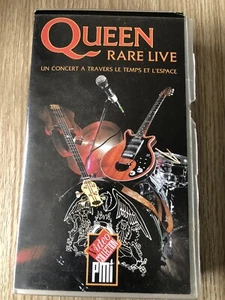 CASSETTE VIDÉO VHS QUEEN RARE LIVE COMPILATION DES MEILLEURS CONCERTS FRANÇAIS - Picture 1 of 3