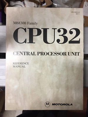 Data Book = Motorola Semiconductor CPU32 MC68332 68332 68300 Family 1992 = - Image 1 of 4