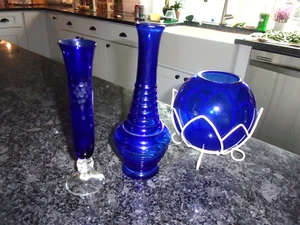 KOBALTBLAUE GLASKUNSTVASEN - 3ER SET - GEMISCHTE DESIGNS - Bild 1 von 8