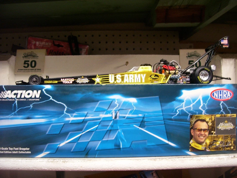 2005 1/24 TONY SCHUMACHER US ARMY ACTION LIQUID COLOR NHRA TOP FUEL - Image 1 of 4