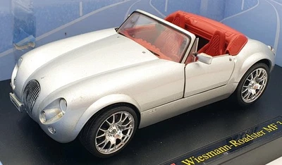 Revell 1/18 Scale Diecast 08860 - Wiesmann-Roadster MF 3 - Silver - Image 1 of 4