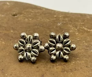 Vintage Earrings Flowers Sterling Silver 925 Studs #2 - Picture 1 of 6