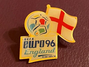 ENGLAND 1996 UEFA EURO SOCCER - TEAM ENGLAND PIN - Picture 1 of 1