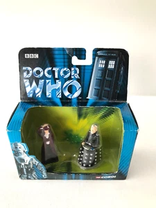 Doctor Who Dr. Who & Davros Die Cast Figures TY96104 - Corgi signed by the DR - Picture 1 of 3