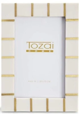 Moldura para fotos Tozai Home 4" x 6" linha de latão por Two's Company - Imagem 1 de 4