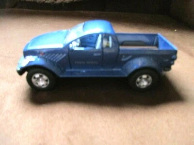 Kinsmart 道奇 Power Wagon 5 英寸压铸蓝色 1/42 比例拉动 — 第 1/4 张图片