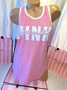 Camisa Victoria's Secret ROSA Sin Mangas Pequeña Blanca Script Logo Rosa - Imagen 1 de 2