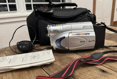 JVC GR-SXM260U Compact VHS-C Video Camera Camcorder Super VHS TESTED - Image 1 of 4