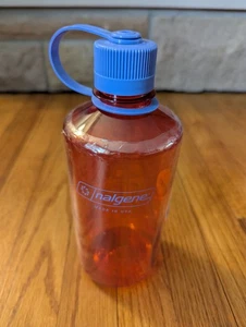 Nalgene 32 fl oz Plastic Narrow Mouth Water Bottle Made in USA BPA Free - Picture 1 of 2
