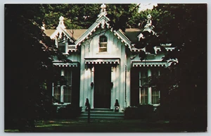 Postcard "Tuliphurst", Pewee Valley, Kentucky Unposted - Picture 1 of 2