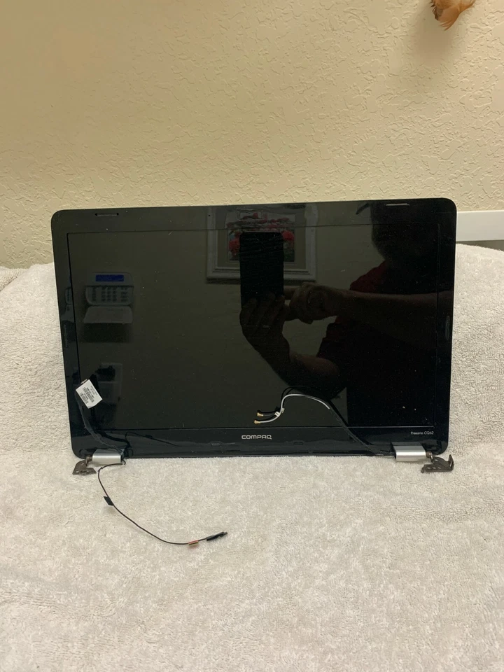 Compaq Presario CQ62 Laptop Replacement Screen with Back Cover, Hinges & Wiring - Image 1 of 1