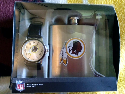 Washington Redskins Stainless Steel Flask & Watch with Leather Strap Gift Set Cover