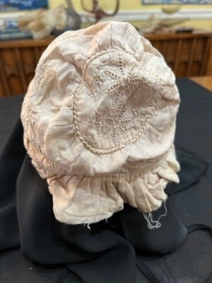 ANTIGUO TOCADO SOMBRERO GORRO INFANTIL BEBÉ NIÑOS PRINCIPIOS DE 1900 BORDADO CON ENCAJE Foto 1 de 4