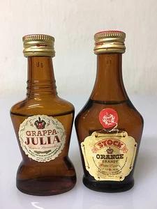 Lotto 2 Mignon Miniature Stock Grappa Julia Stock Orange Brandy 3cl - Foto 1 di 1