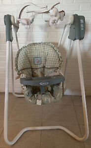 Vintage Graco Baby Swing 6 Speed, easy entry Play Tray, Musical And With Mobile