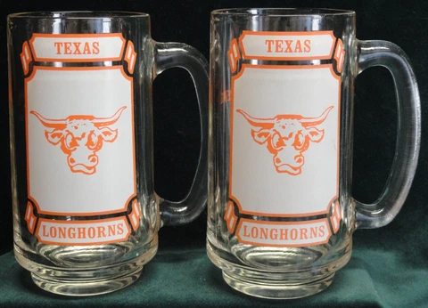 PAIR of 1977 TEXAS LONGHORN SOUTHWEST CONFERENCE CHAMPIONS BEER MUG 12 oz - LOOK Cover