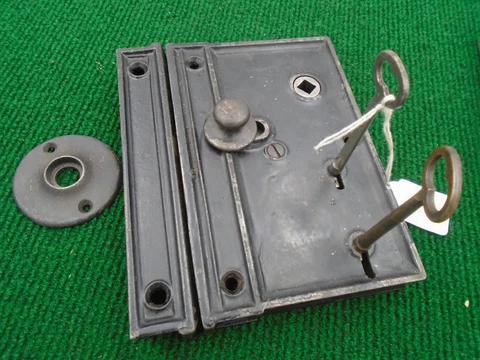 LARGE CIRCA 1870 DOUBLE KEY RIM LOCK  w/KEYS, KEEPER, & KNOB ESCUTCHEON  (17441) Cover