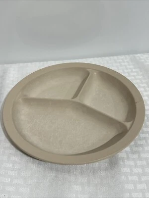Anchor Hocking Microware Triple Divided Micro Plate 9¼" Round PM486-TI USA - Image 1 of 4