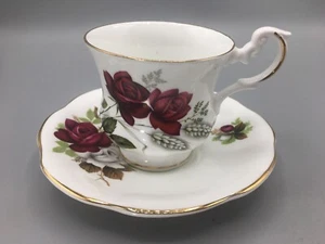Royal Dover Bone China Red Roses Teacup & Saucer Floral England Vintage - Picture 1 of 19