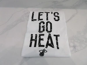 T-shirt Miami Heat White Hot Playoffs Let's Go 2023-24 taglia XL esclusiva Arena - Foto 1 di 4
