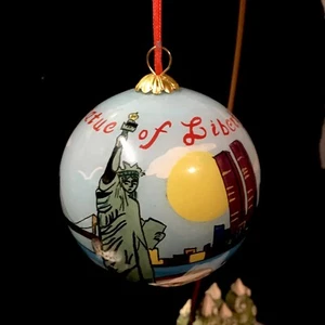 Bemalter Glas Weihnachtsschmuck New York City 3" Freiheitsstatue Zwillingstürme - Bild 1 von 9