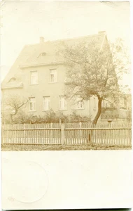 Orig. Foto-AK in/um MERSEBURG, Mehrfamilien-Haus, Garten, Zaun 1924 - Picture 1 of 1